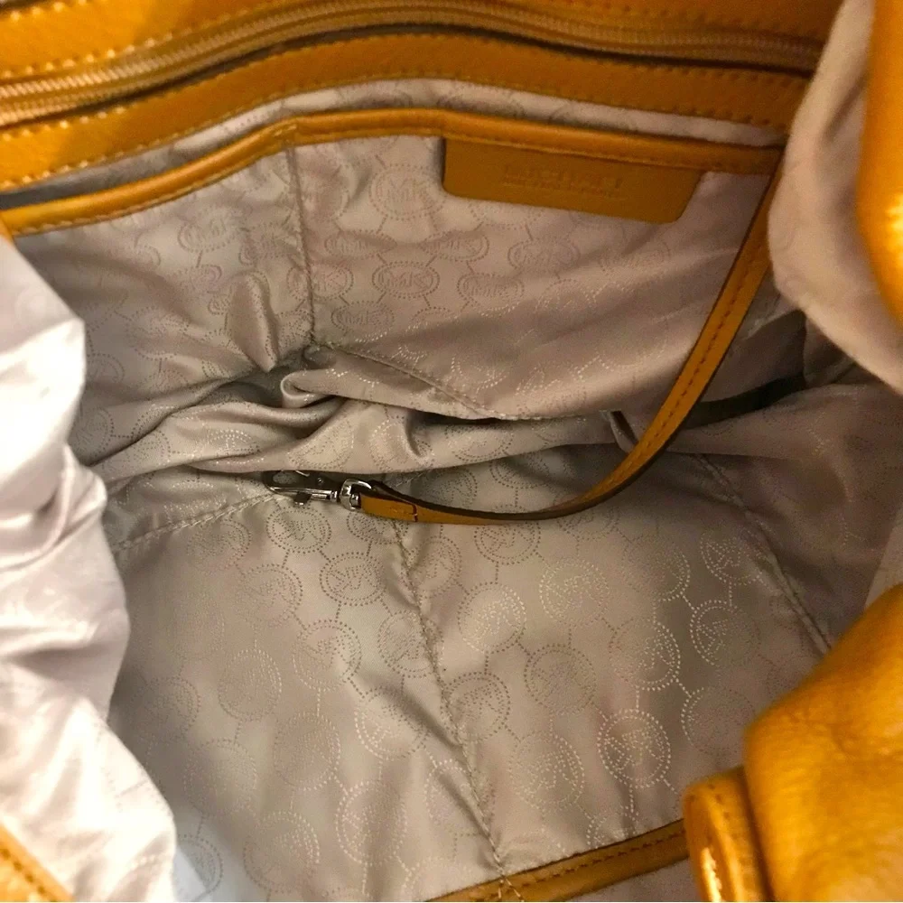 Micheal Kors Vintage Genuine Leather Shoulder Bag Mustard Yellow/Silver Hardware - Picture 7 of 14